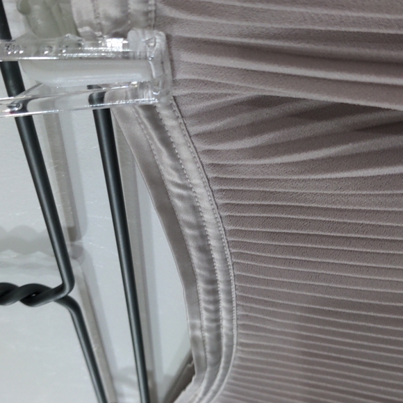 Reiss Pleated Skirt Size 4 - Picture 2 of 4